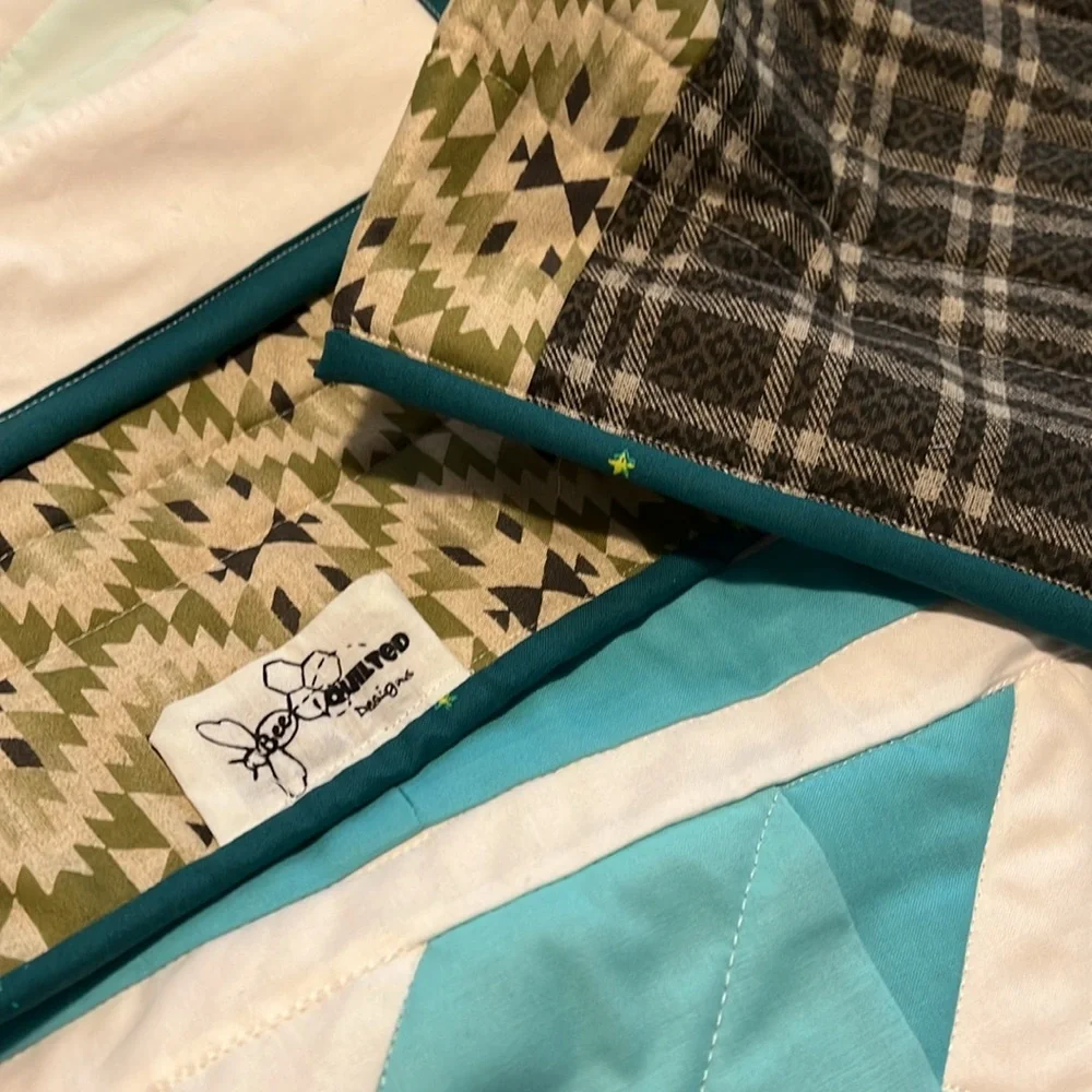 NWT handmade quilt white blue yellow arrows